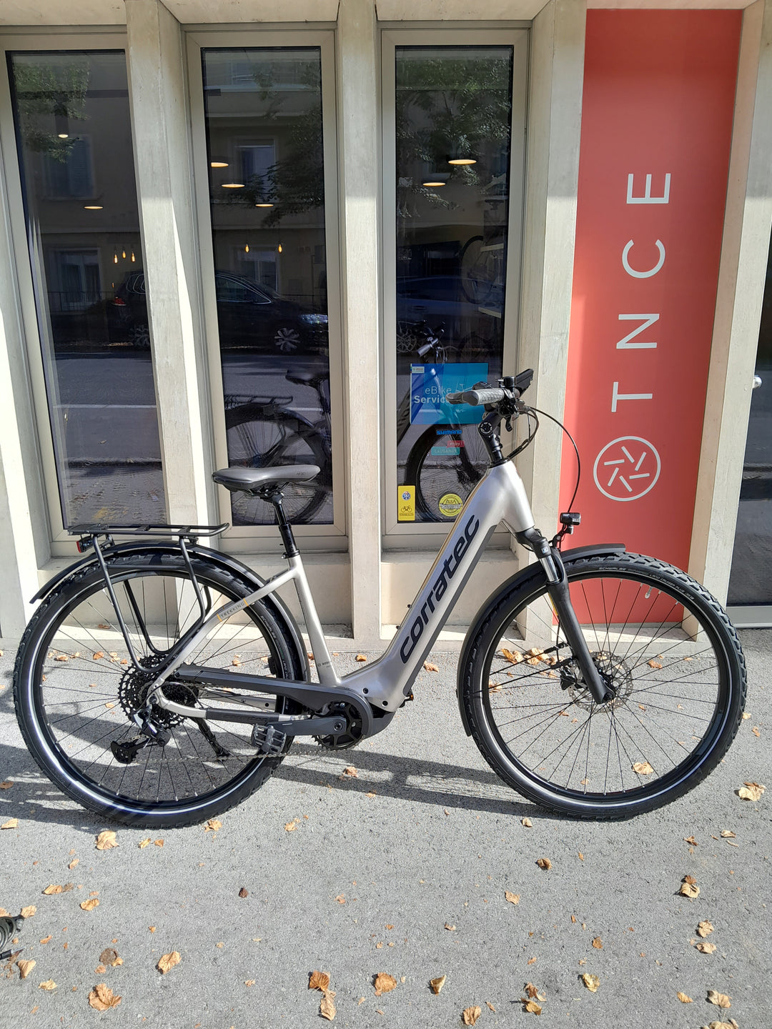 Corratec E-Power Trekking 28 SE 3.0 CX7 12S Wave Taille 45